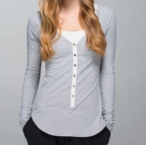 lululemon 6 Awesoma henley Button Up Top